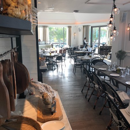 مطعم كارين-Carine Restaurant