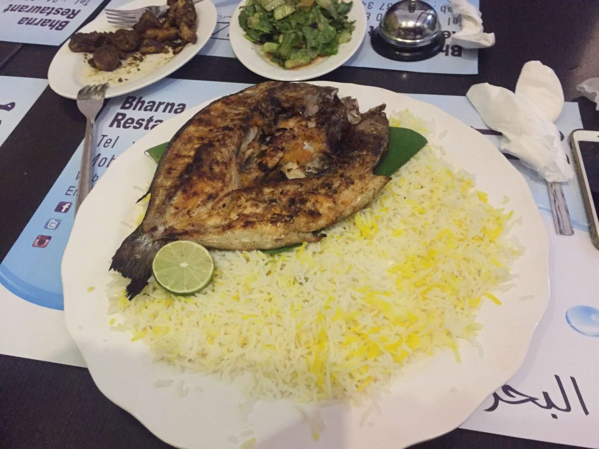 مطعم بحرنا