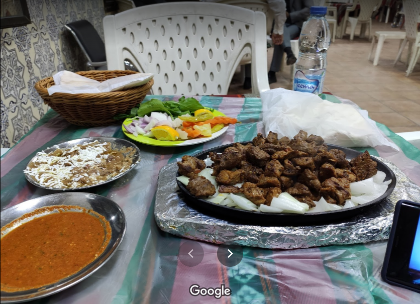 مقهى ومطعم الفنانين