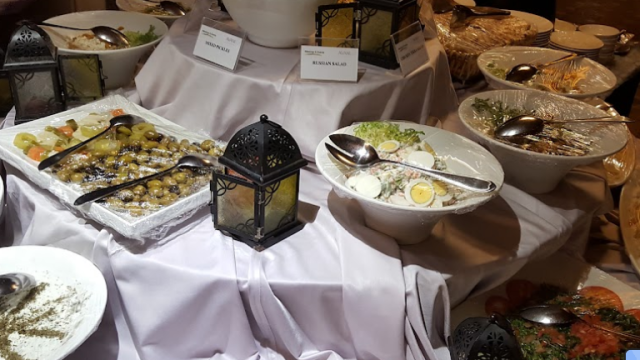 مطعم Dhow Star Floating Restaurant دبي (الاسعار + المنيو + الموقع)