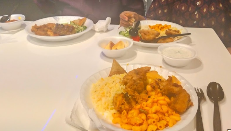 مطعم كاتاماران العائم دبي