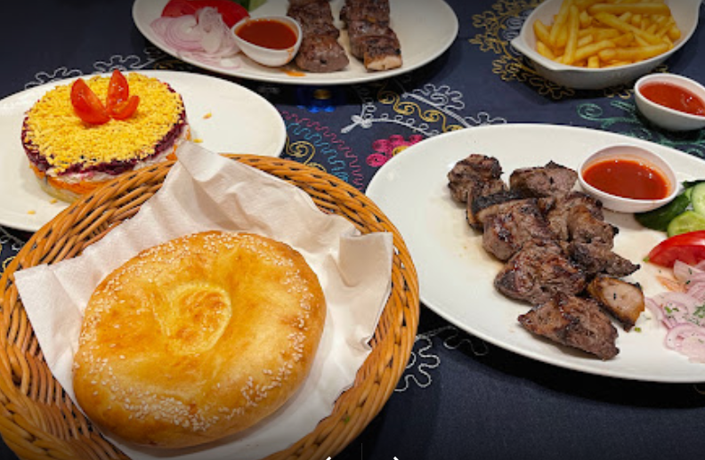 مطعم افنيو دبي